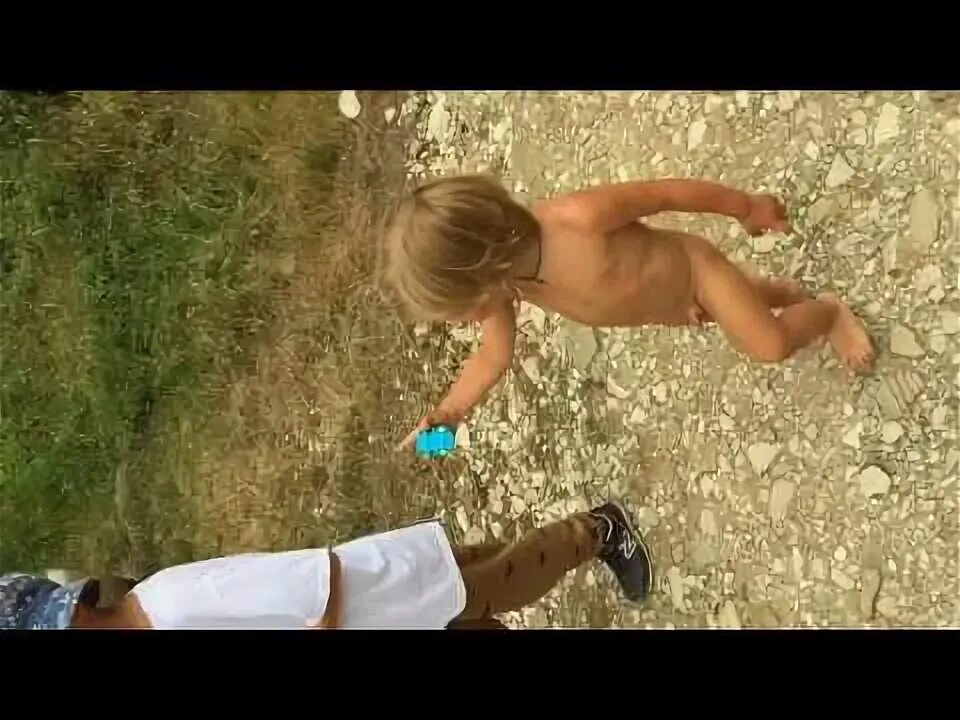 Видео нашли ребенка. Нашли младенца в мусорном баке. Дет дрм новорождённых в махачкале. Видео нашли ребенка. Видео нашли ребенка.