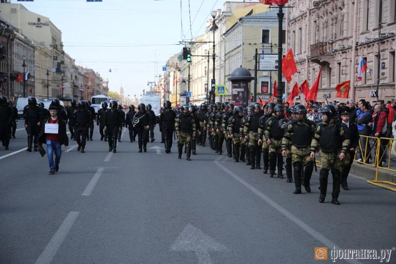 Санкт-петербург в июне. Парад победы курсантки. Конный экипаж в санкт петербурге. Больница мчс в санкт-петербурге. 12 мая петербург.