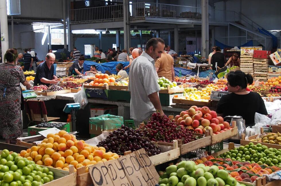 Рынок продуктовый дешево. Центральный рынок Баку. Яшыл базар Баку. Тезе базар Баку. Баку базары рынки.