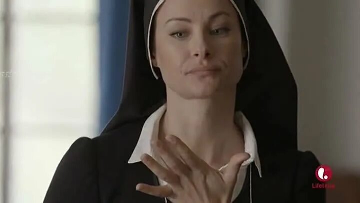 Притворился глухонемым в монастыре. Скверная монахиня (2015) Bad sister. Кейт Малвэйни монахиня.
