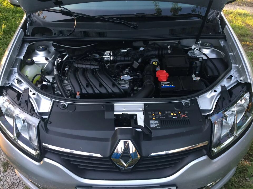 Уплотнитель под капот - Renault Logan (2G), 1,6 л, 2016 года тюнинг DRIVE2