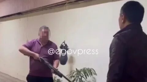 Угроза оружием сотруднику полиции
