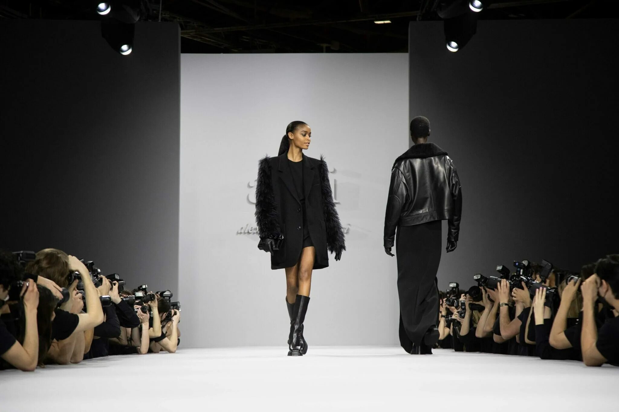 Fashion week русские дизайнеры герда. Вероника нико дизайнер показ. Мерседес бенц фэшн вик 2019. Фэшн вик таджикистан 2022. Фэшн вик 2024.