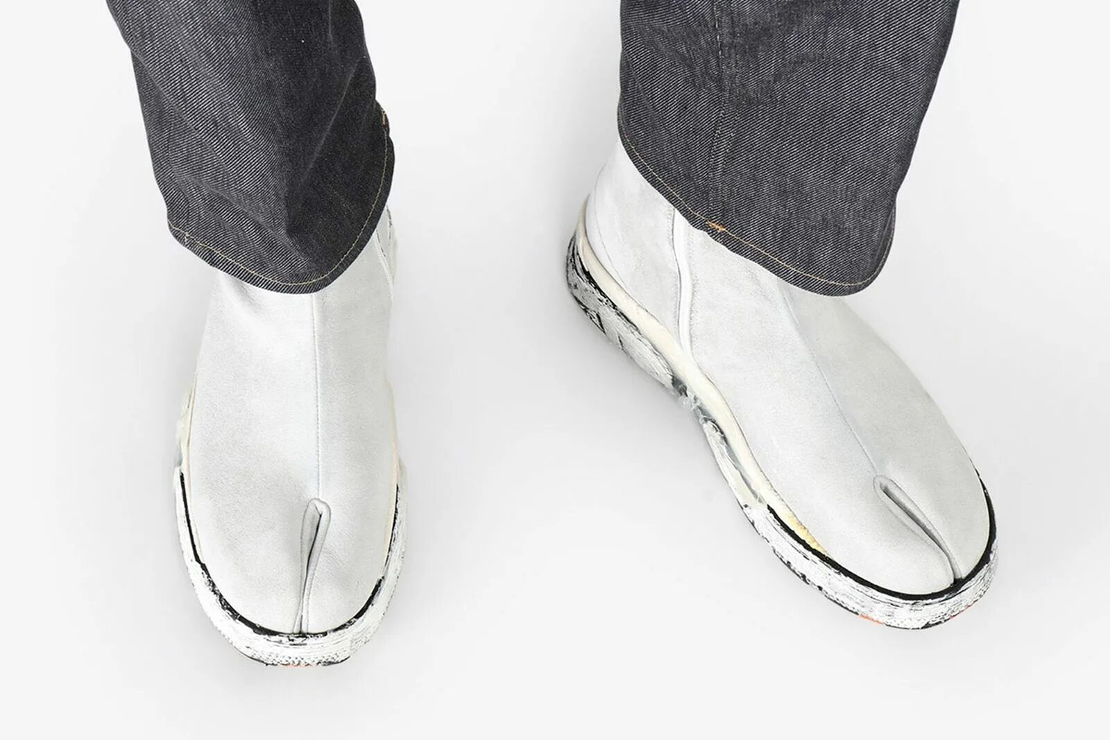 Таби maison margiela. Maison Margiela Shoes таби. Таби найк. Мейсон Марджела обувь найк. Maison Margiela tabi туфли.