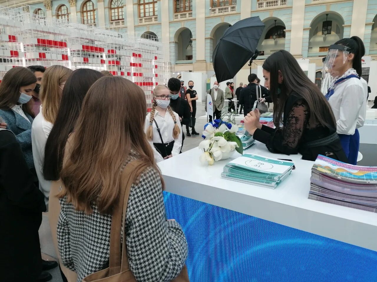 Какие выставки посетить в москве. Петрина гуу. гуу выпуск 2016. выставка урбанистики. посещение выставки.