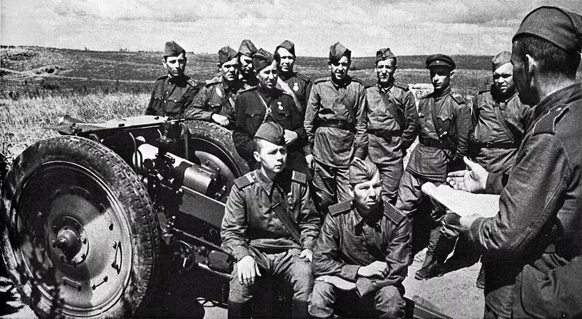 Советская армия в мирное время. Солдаты красной армии ВОВ 1941 1945. Солдат красной армии ВОВ 1941. РККА В Великой Отечественной войне. Артиллерия РККА В 1941.