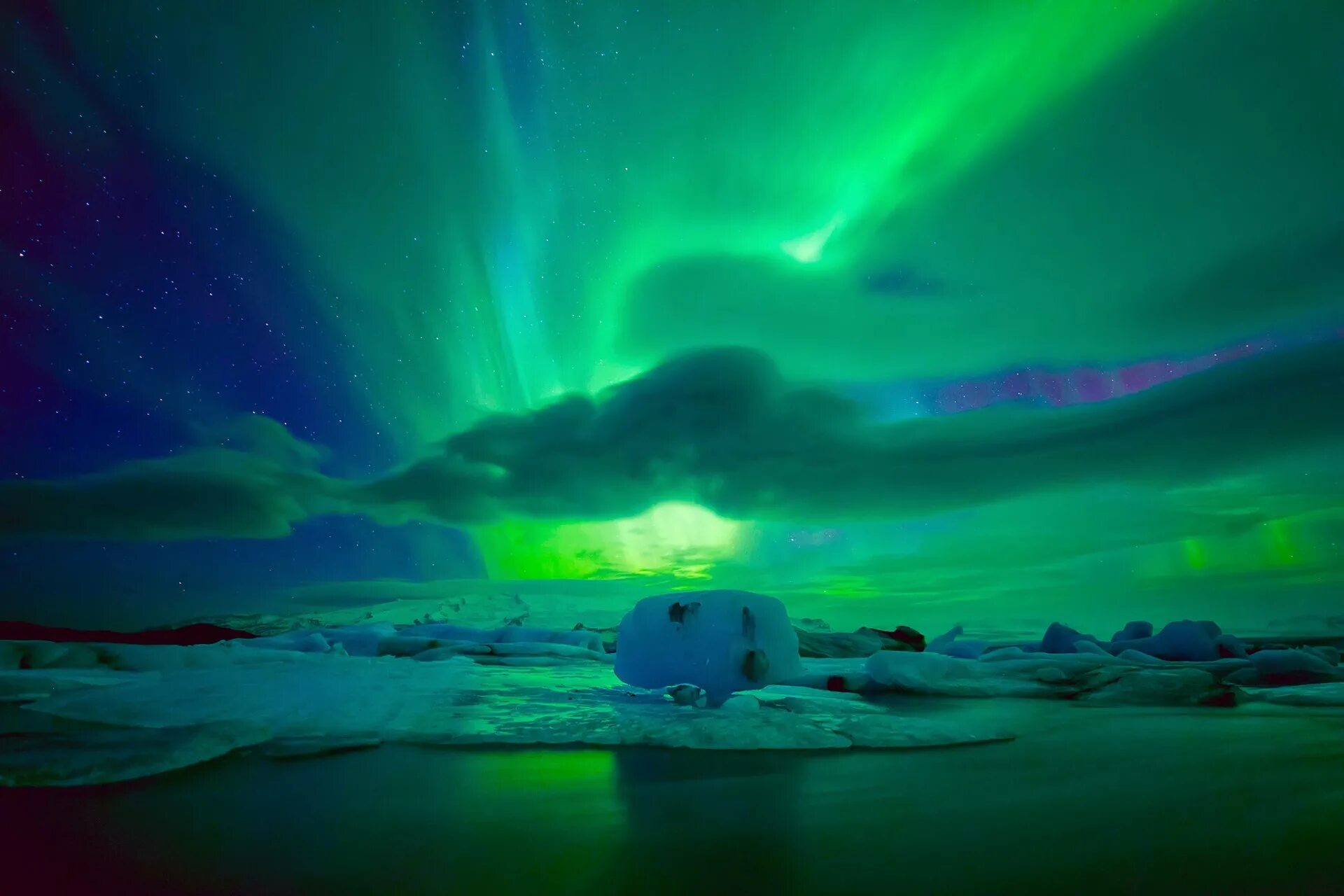 Сияние полярной ночи. Aurora borealis северное сияние. северное сияние и ледовитый океан. северно ледовитый океан северное сияние. арктика полярная звезда северное сияние.
