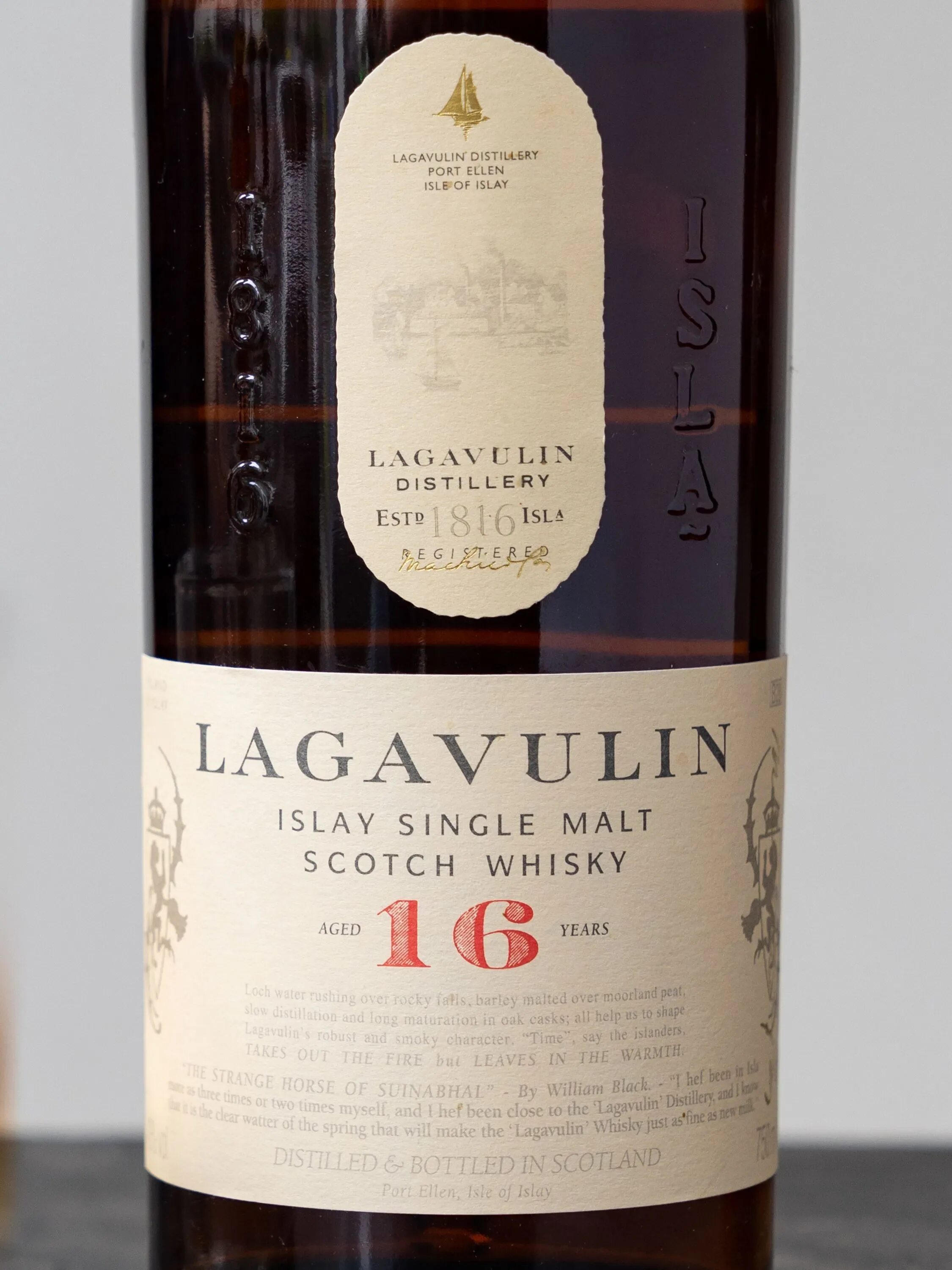 Виски lagavulin 16. Лагавулин 16. Виски Лагавулин 16. Lagavulin 30. Lagavulin 16 0.7.