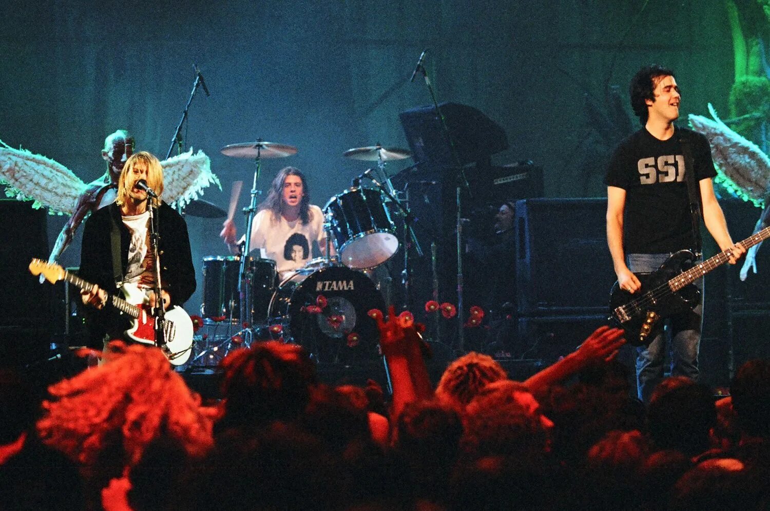 Love generation nirvana. Нирвана группа. Нирвана группа на сцене. Nirvana 1995. Nirvana концерт.
