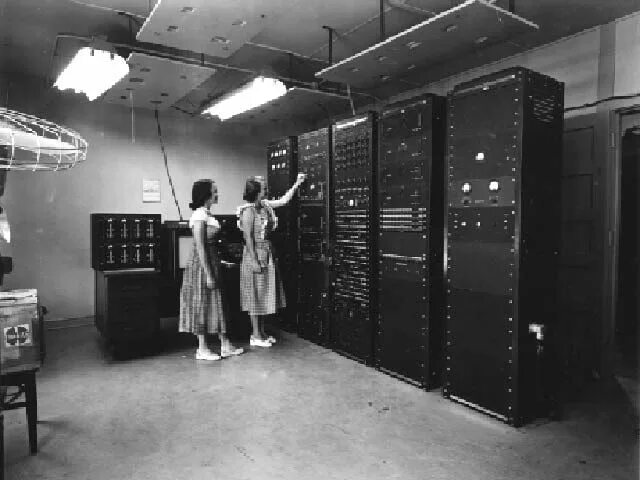 Мэйнфрейм 1950. UNIVAC ЭВМ 1951. Первый компьютер 1950. Компьютеры 1950-1960.