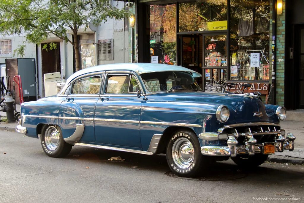 1954 Chevrolet two-ten. Шевроле Нью Йорк. Старинный Шевроле. Chevrolet старые машины.