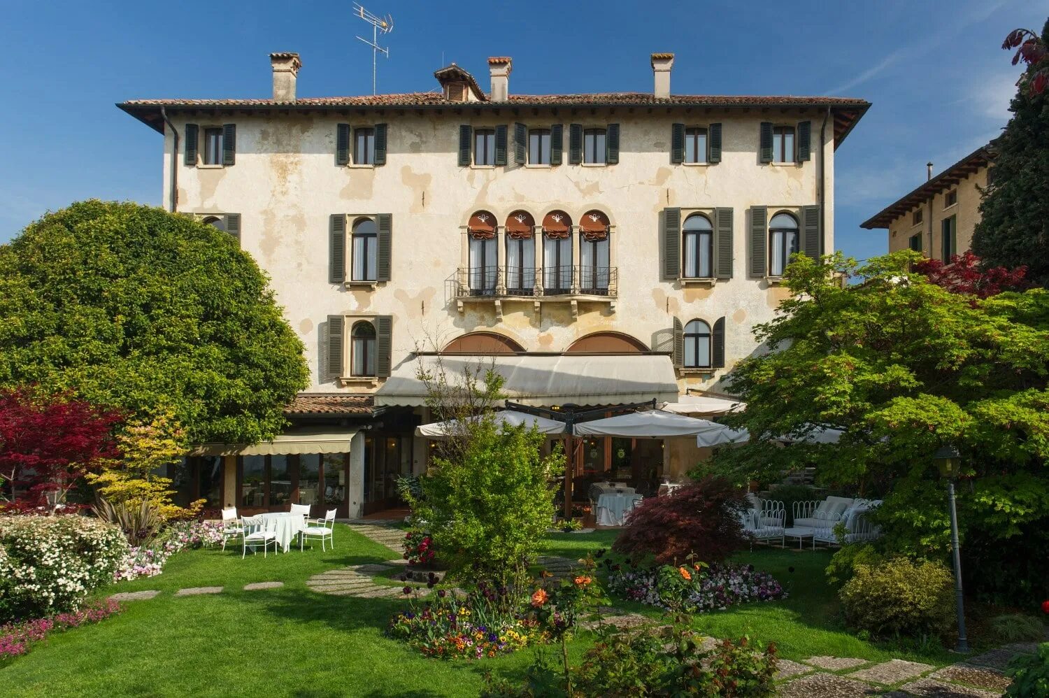 Asolo prosecco. Азоло Италия. Италия Тревизо вилла Минелли. Villa d'Asolo.