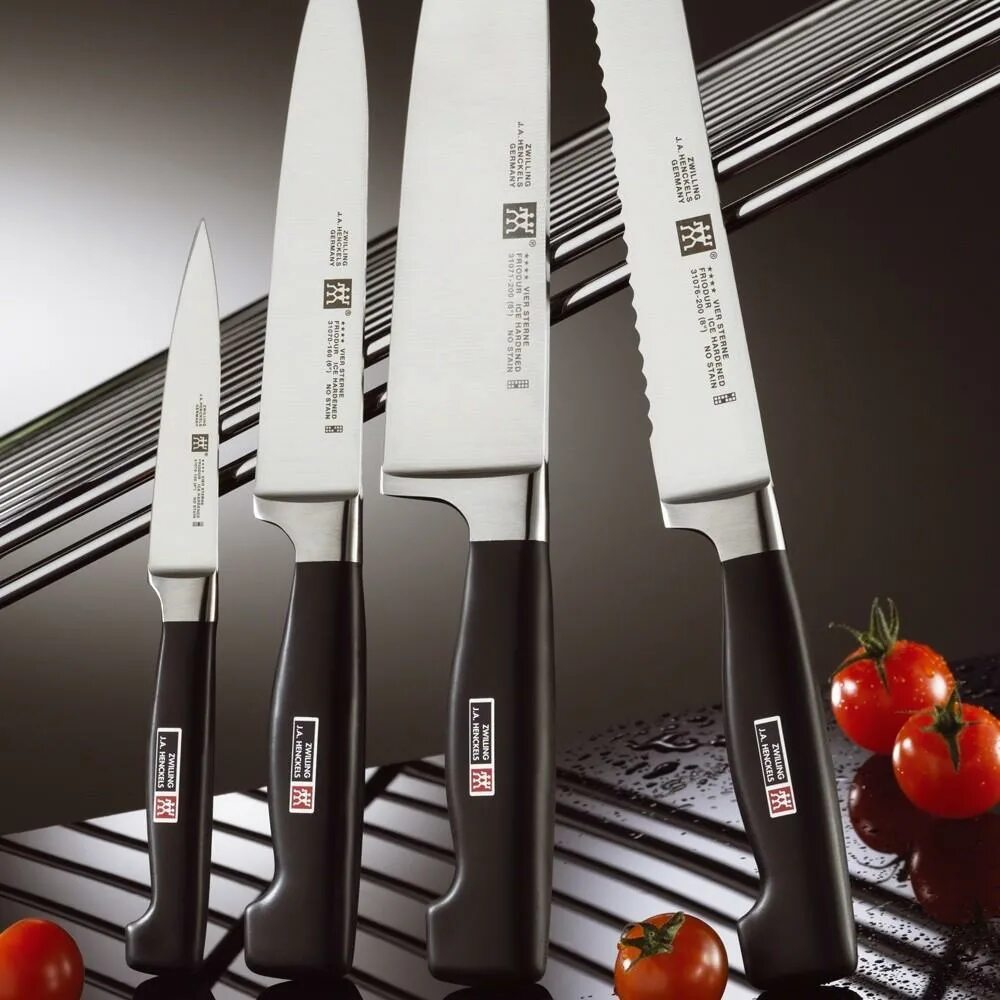 Ножи кухонные марки. Набор ножей Zwilling four Star. Zwilling нож поварской. Zwilling поварской 160 мм. Набор ножей Zwilling vier Sterne.