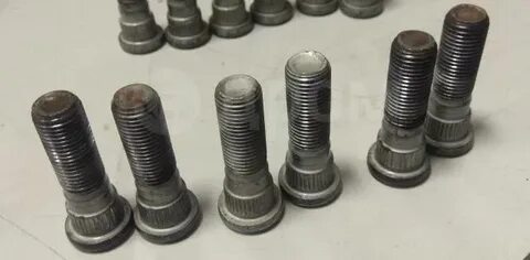 Ступичные шпильки