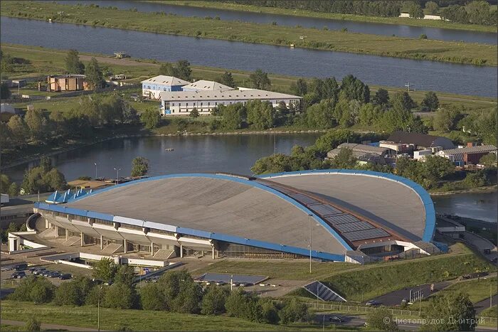 Манеж крылатское. Велотрек крылатское. крылатское спортивный комплекс велотрек. велотрек в москве на крылатском. велотрек в крылатском 1980.