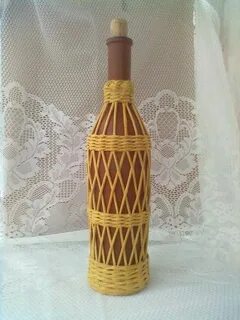 Бутыль из ротанга