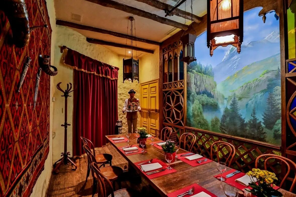 кавказец ресторан. кавказский дворик ресторан в москве. кавказский дворик ресторан в москве. кавказец ресторан. ресторан аджика.