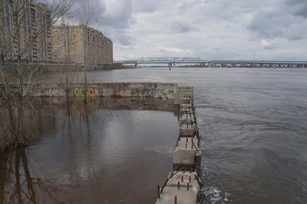 Уровень воды в волге казань на сегодня. Волга,Ока половодье в Нижнем Новгороде. Потоп Нижневолжская набережная Нижний Новгород. Нижний Новгород половодье 2022. Паводок на Волге в Нижнем Новгороде.