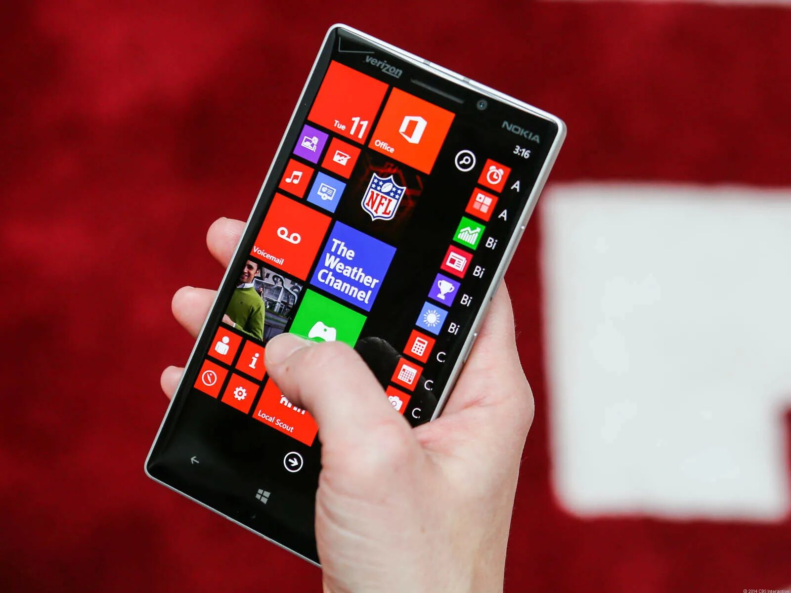 Телефон windows 8. Nokia Windows Phone 550. Виндовс фон нокиа люмия. Nokia Windows 8. Windows 10 mobile.