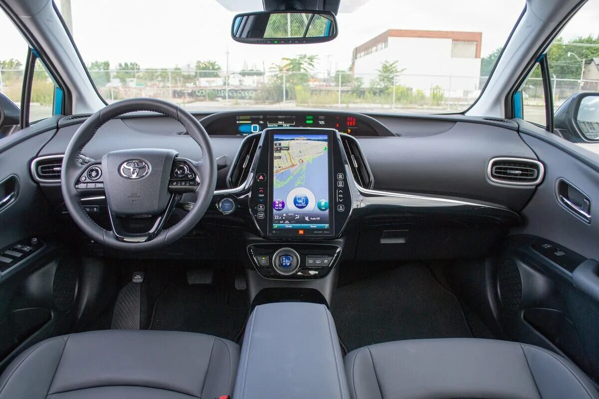 Toyota Prius 2016 салон. Тойота Приус Прайм 2021. Новая Тойота Приус 2021.