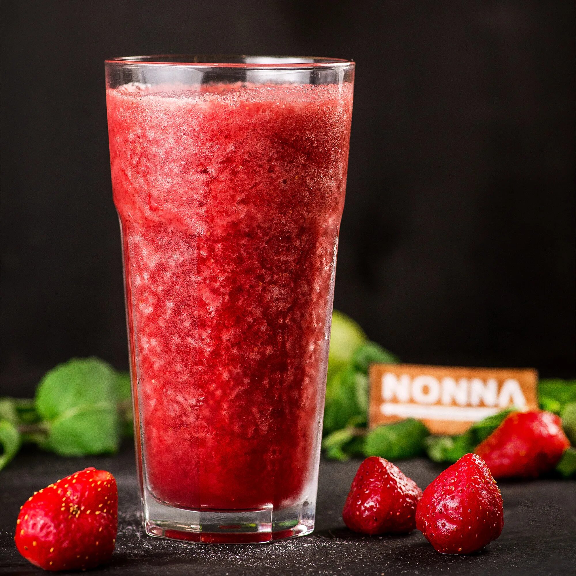 Ягодный смузи. Smoothies клубника. Смузи ягодный 300 мл.. Смузи из малины.