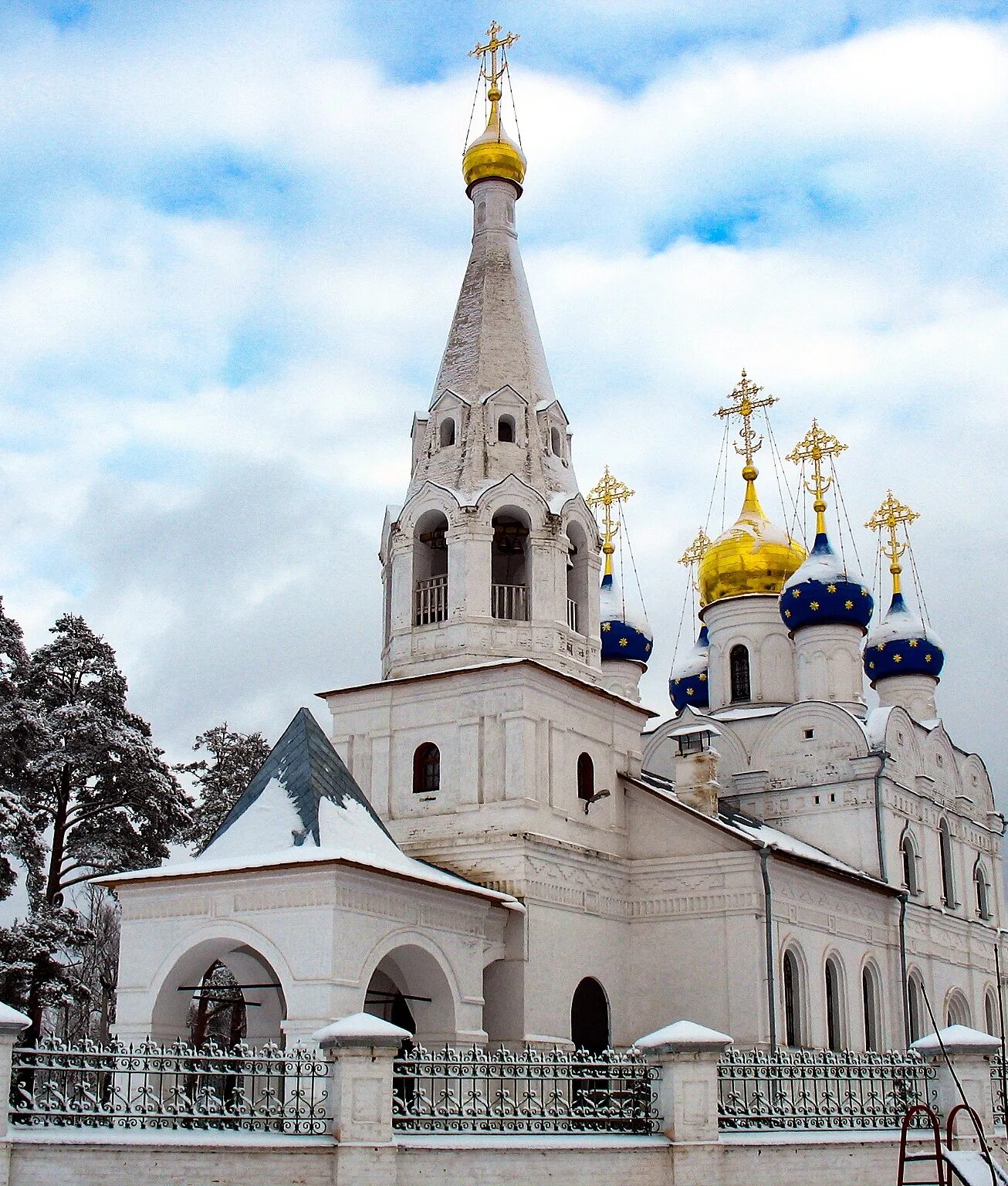 Дедовск достопримечательности. Церковь в дедовске. Дедовск храм московская область. Церковь георгия победоносца дедовск. Церковь в дедовске.