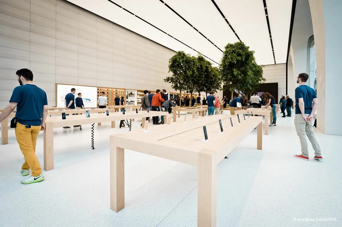 Сделать apple store. Первый магазин apple store 2001. apple store 2025. брюссель apple store. apple store interior.
