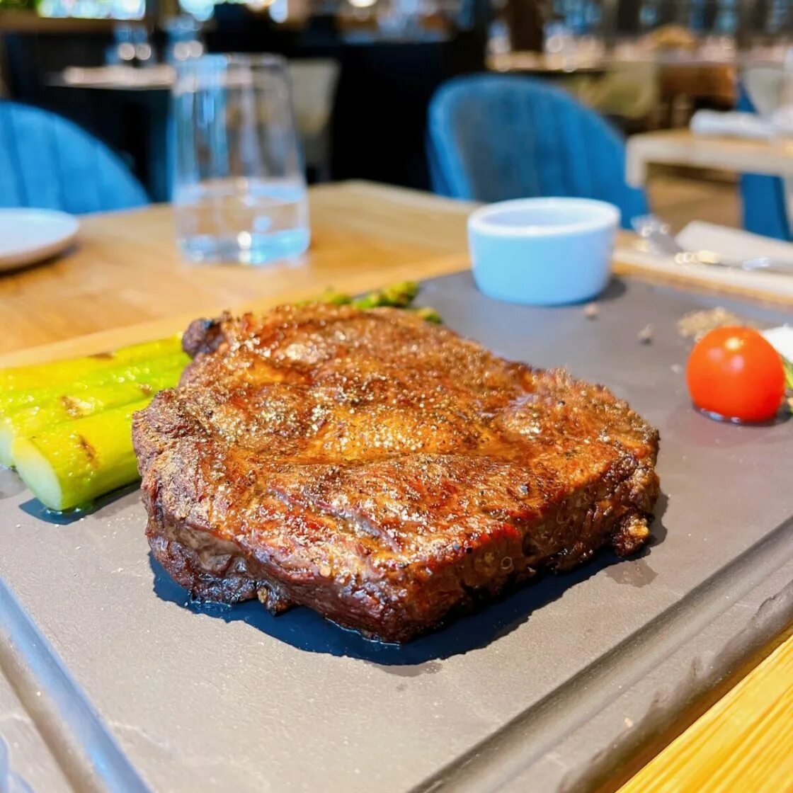 Стейк хаус орджоникидзе сочи. Меню все включено мясо. Мясной синдикат ресторан сочи. Syndicate сочи ресторан. Стейк хаус орджоникидзе сочи.