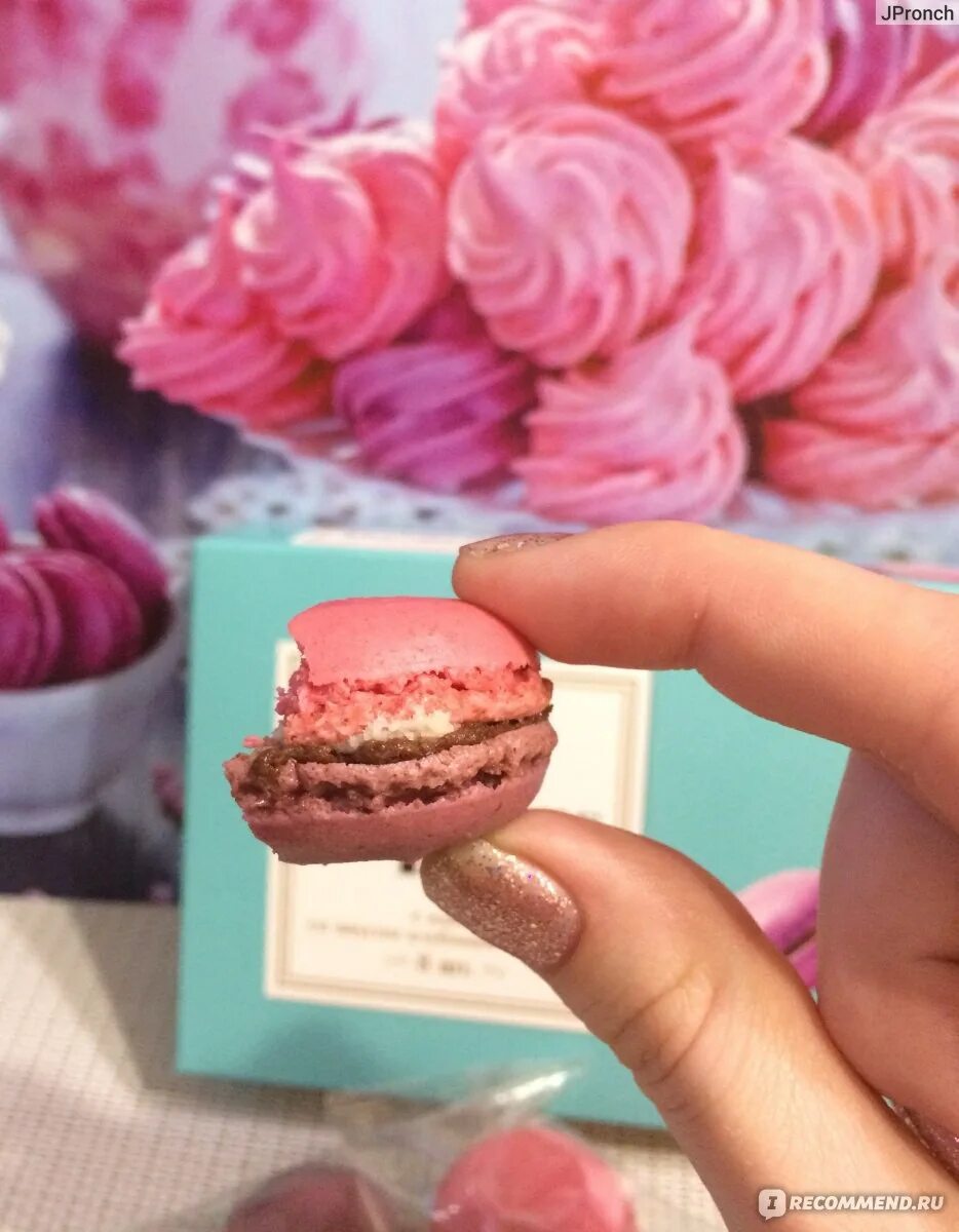 Акульчев макаронс. Макаронс Акульчев. Пирожное Акульчев Macarons. Акульчев пирожные макарони. Макаруны Ашан.