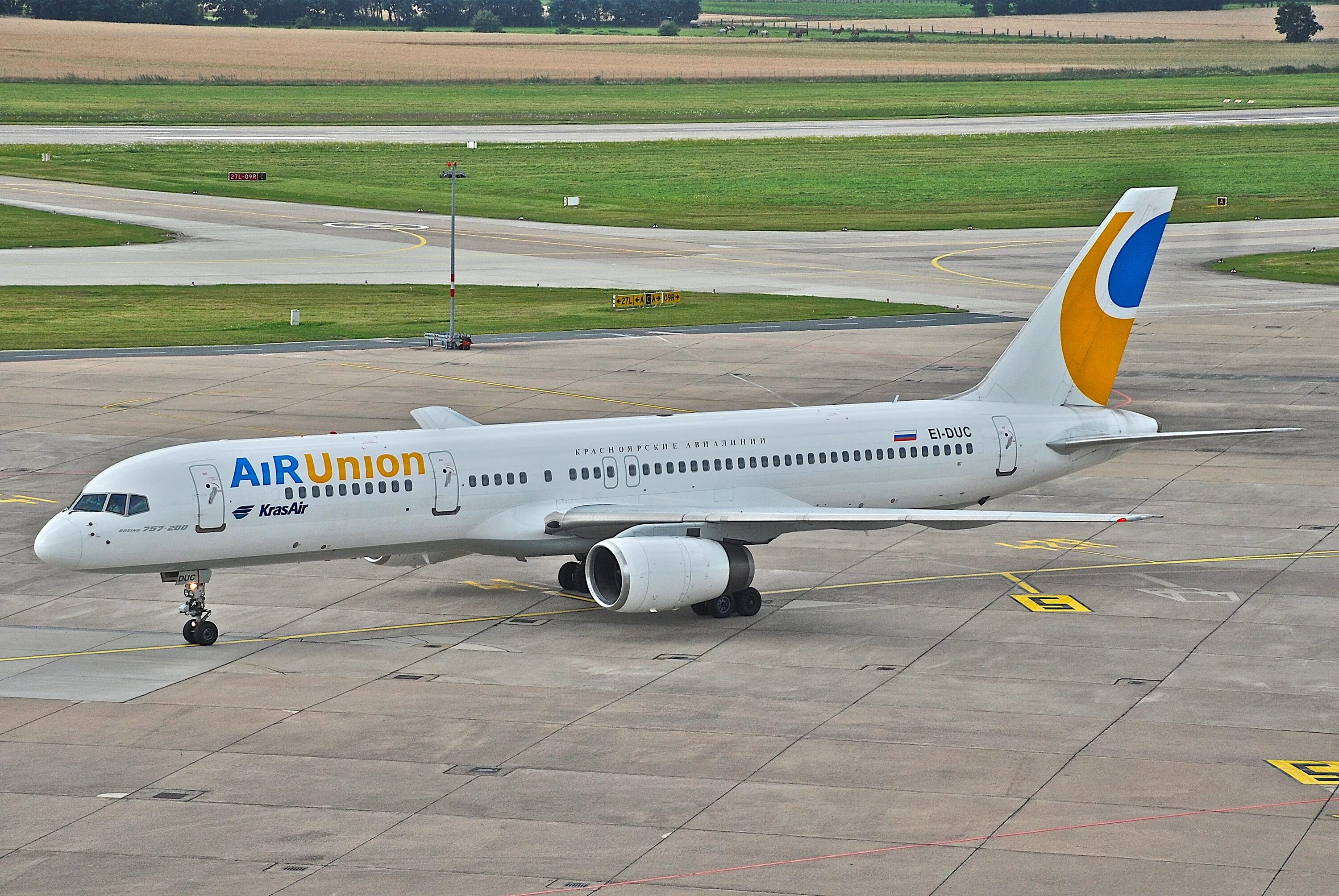 Эйр аэро. Боинг 767 красэйр эйрюнион. боинг 757 красэйр. боинг 737 airunion. air union 757.
