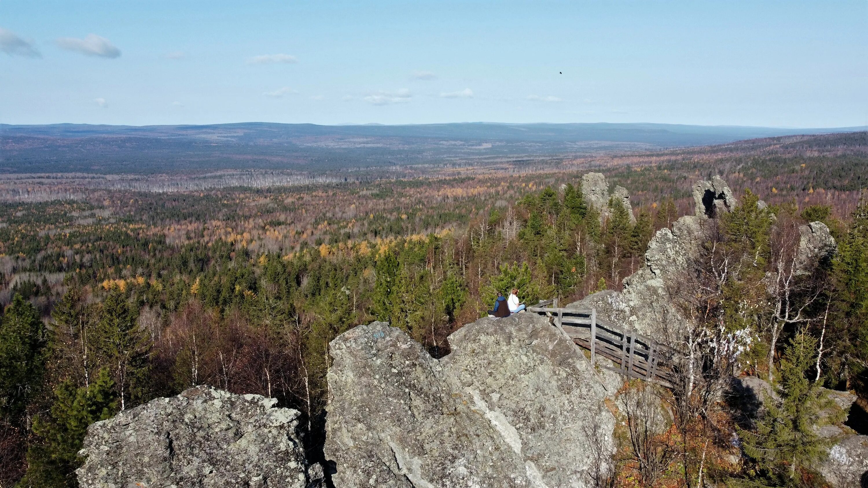 Колпаки пермь. Гора колпаки Пермский край. Гора колпаки Пермский край граница Европа Азия. Горнозаводск гора колпаки. Гора колпаки и каменный город.