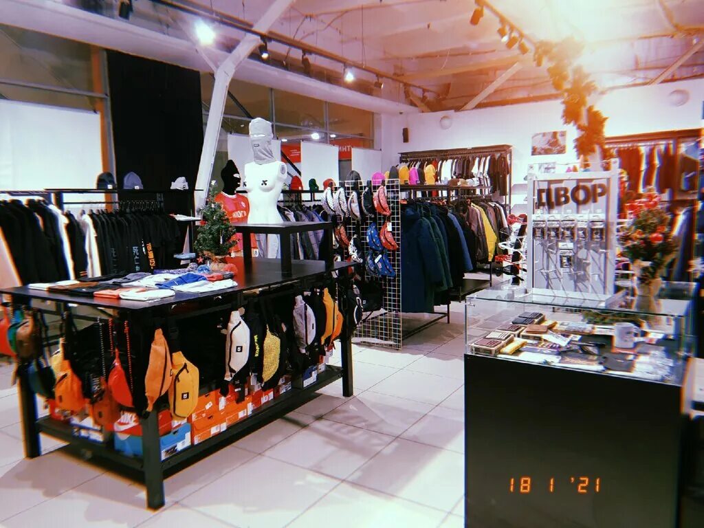 культ магазин. культ магазин одежды. два магазины и разный ассортимент. культ магазин. магазин cult.