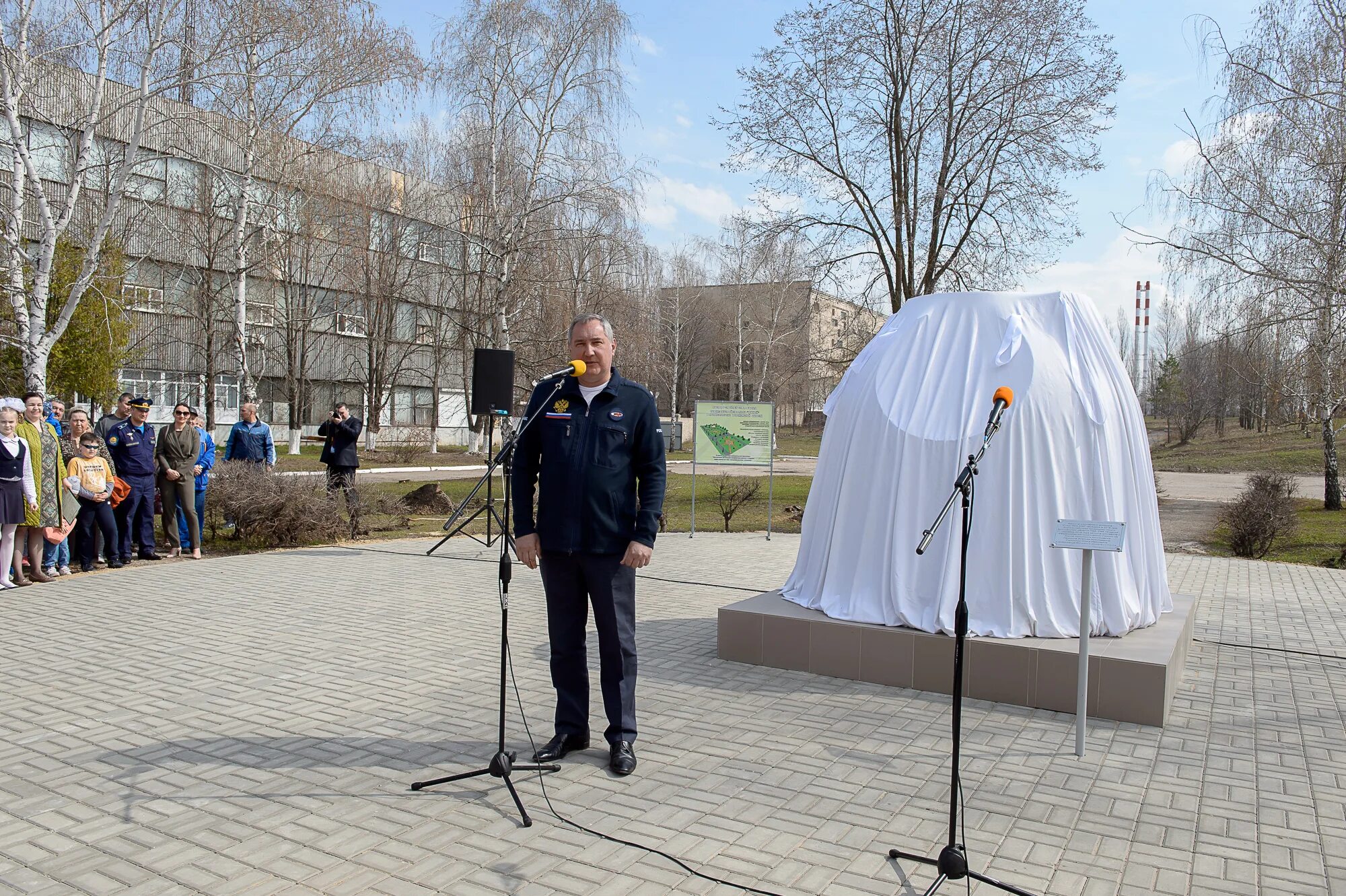 Установка борисоглебск. Капсула в борисоглебске. открытие капсулы в борисоглебске. у приборостроительного завода капсула космос борисоглебск. капсула космического корабля борисоглебск фото.
