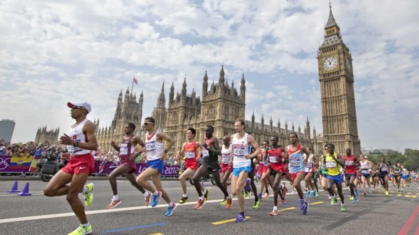 Марафон в Лондоне. Марафон (the Marathon). Марафон Лондон 2012. London Marathon 2020 - Running in London 5f2. Какой спорт популярен в великобритании