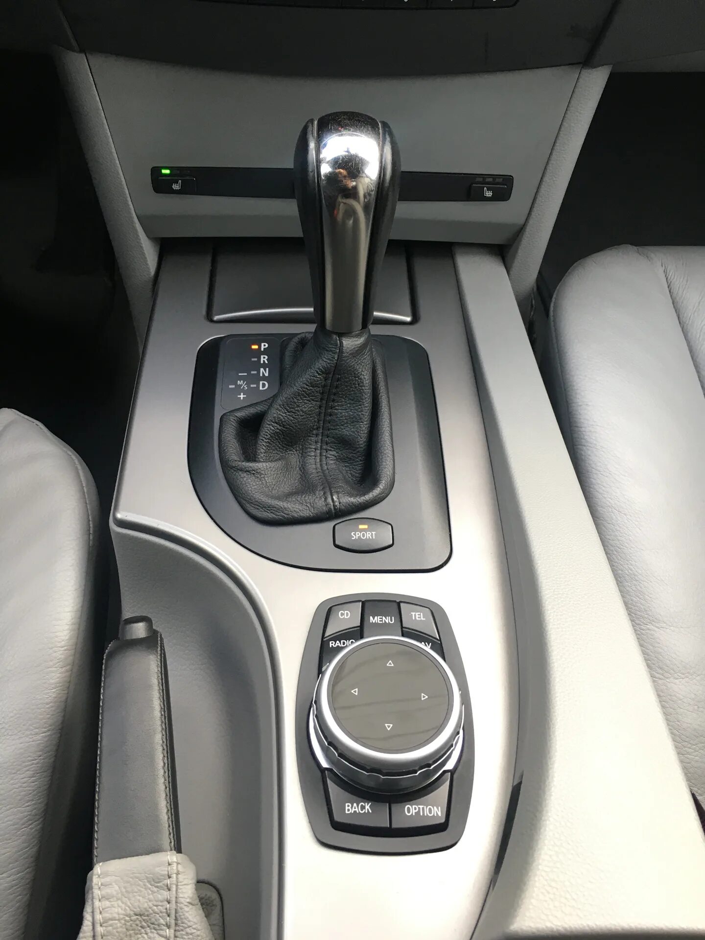 Bmw x5 е70 кнопка спорт. Кнопка спорт режим. Спорт режим на автомате. Кнопка спорт режима. Кнопка спорт bmw e60.