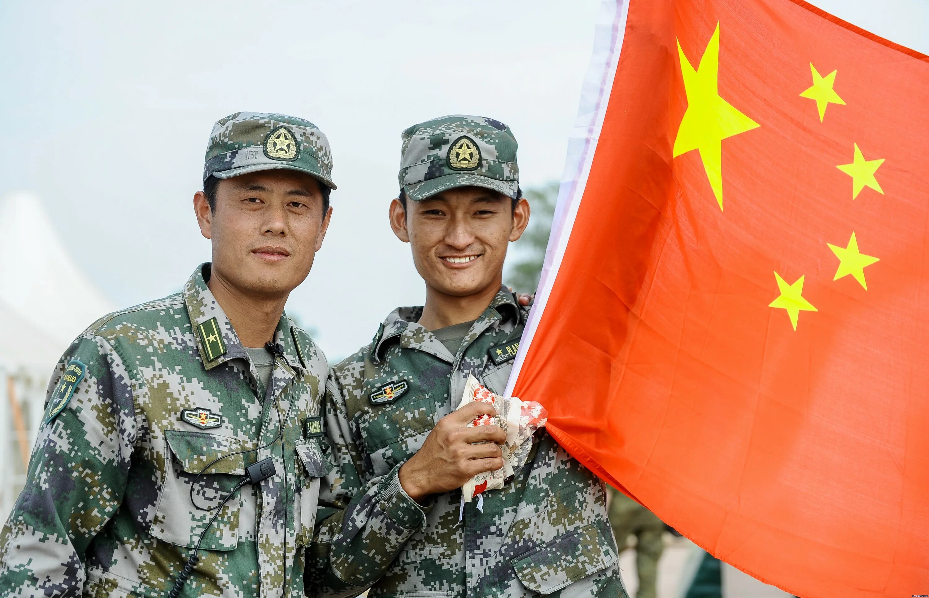 Китайский вб. Флаг НОАК КНР. Китайский солдат. Солдаты Китая и России. Армия Китая и России.
