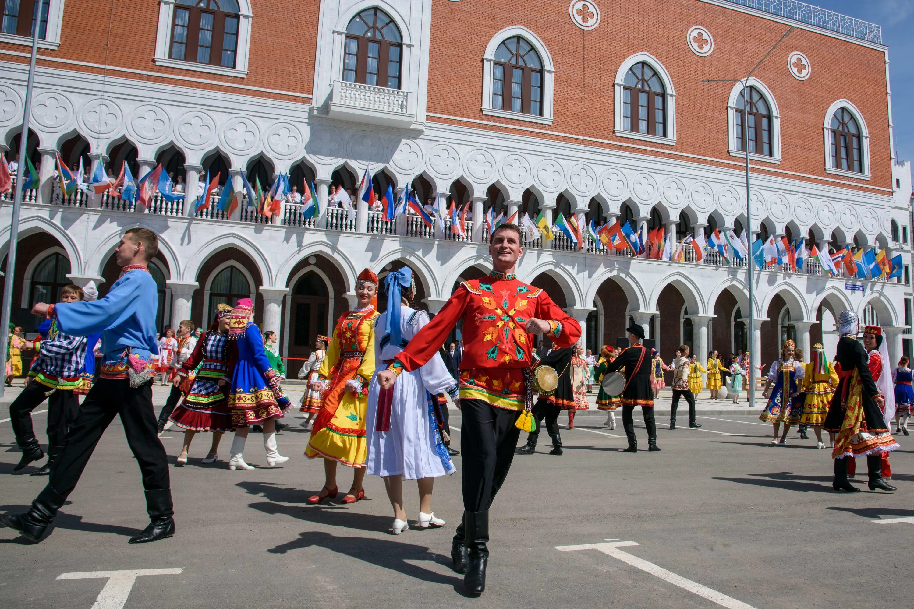 Открытие дом дружбы народов йошкар-ола. Дом дружбы народов. Дворец дружбы народов йошкар-ола. Открытие дома дружбы народов йошкар-ола. Дружба народов йошкар ола.