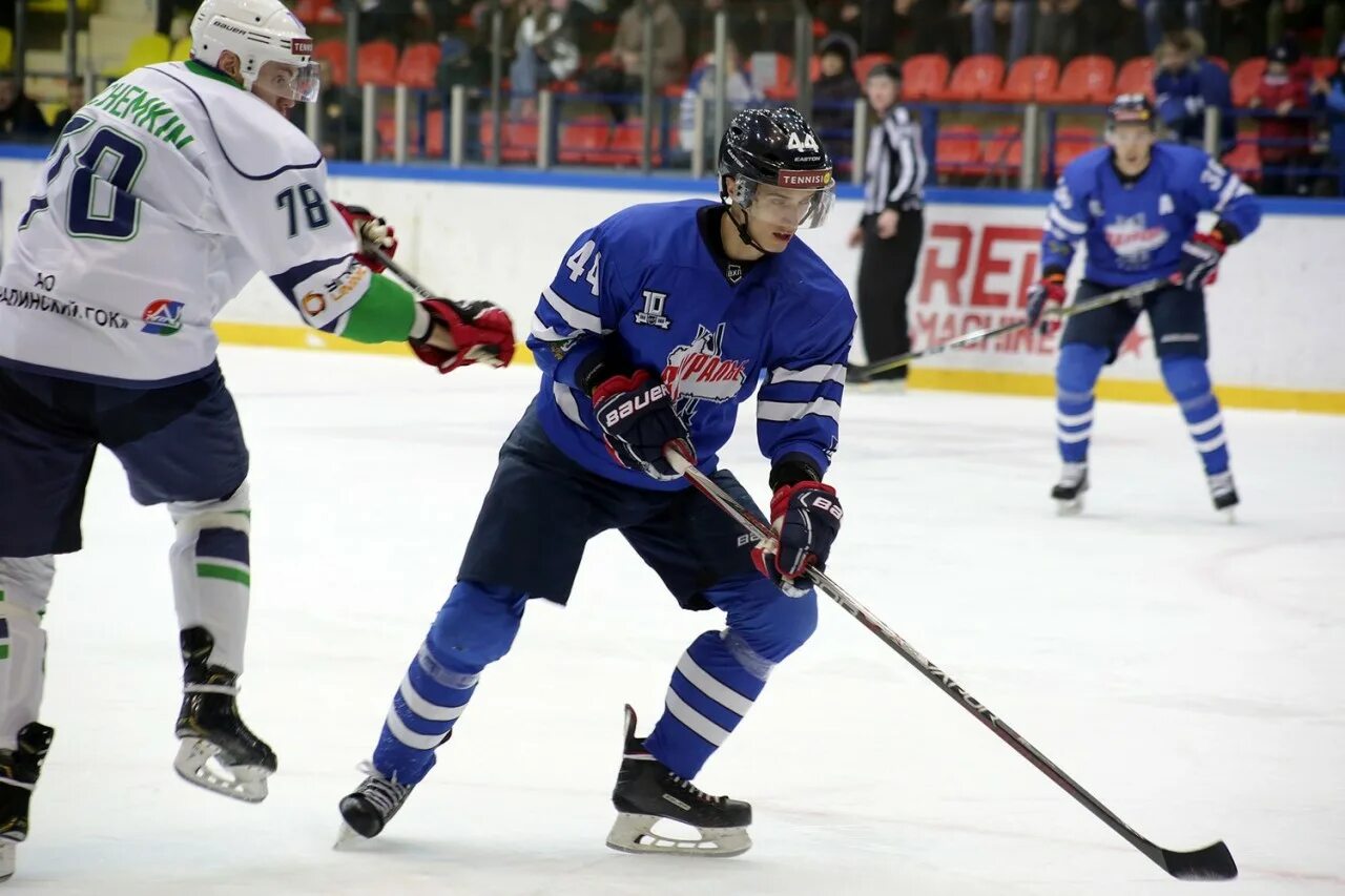 Горняк 3 3 5. Вхл горняк учалы. Горняк учалы тамбов. Горняк 3 3 5. Семичастнов максим хоккей.