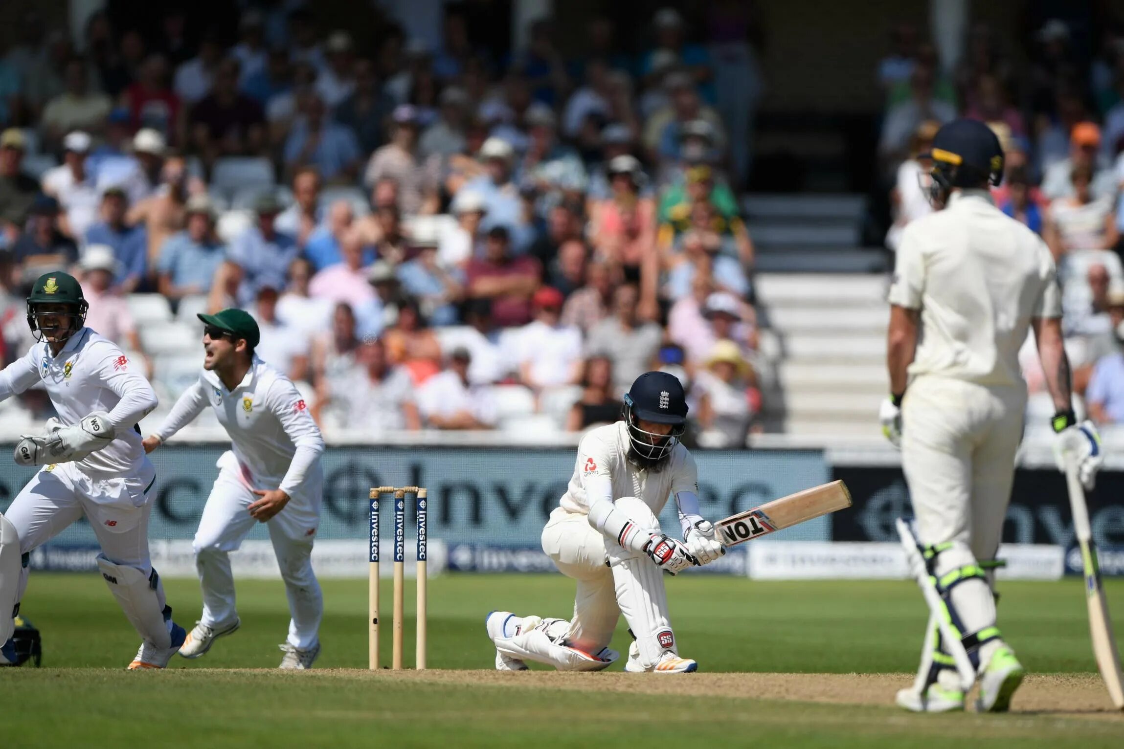 Крикет где. Крикет в британии. Крикет британская игра. Крикет в англии. Спорт в англии крикет.