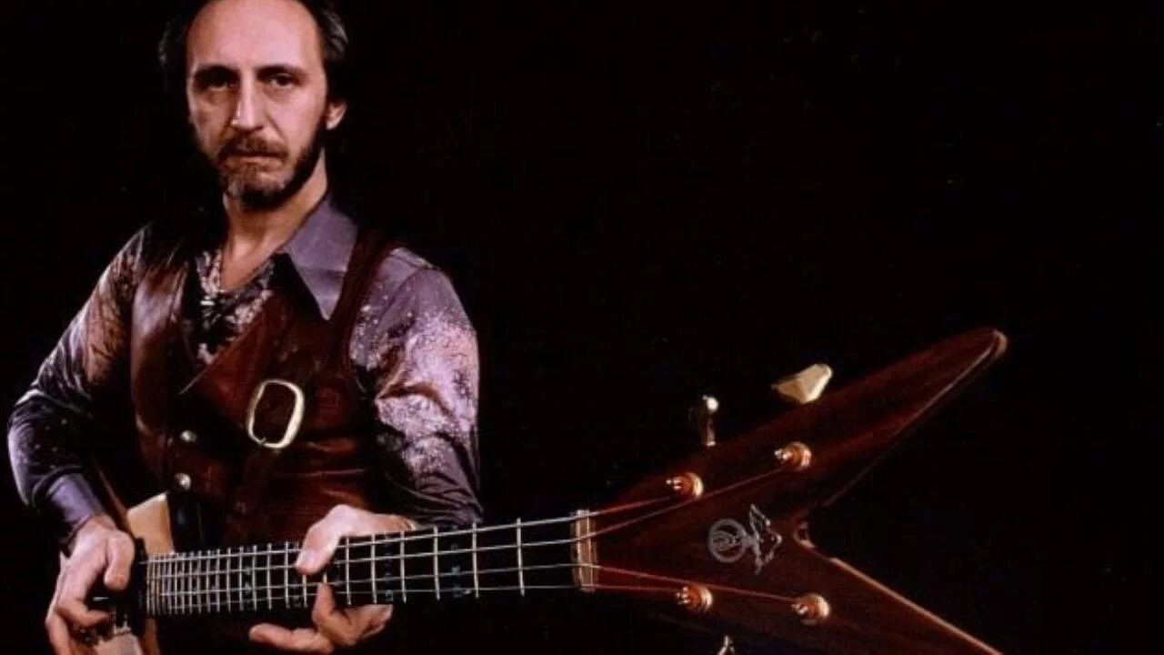 According to the text edward entwistle. John entwistle. джон энтвистл бас-гитарист. джон энтвистл the who. джон энтвистл 1965.