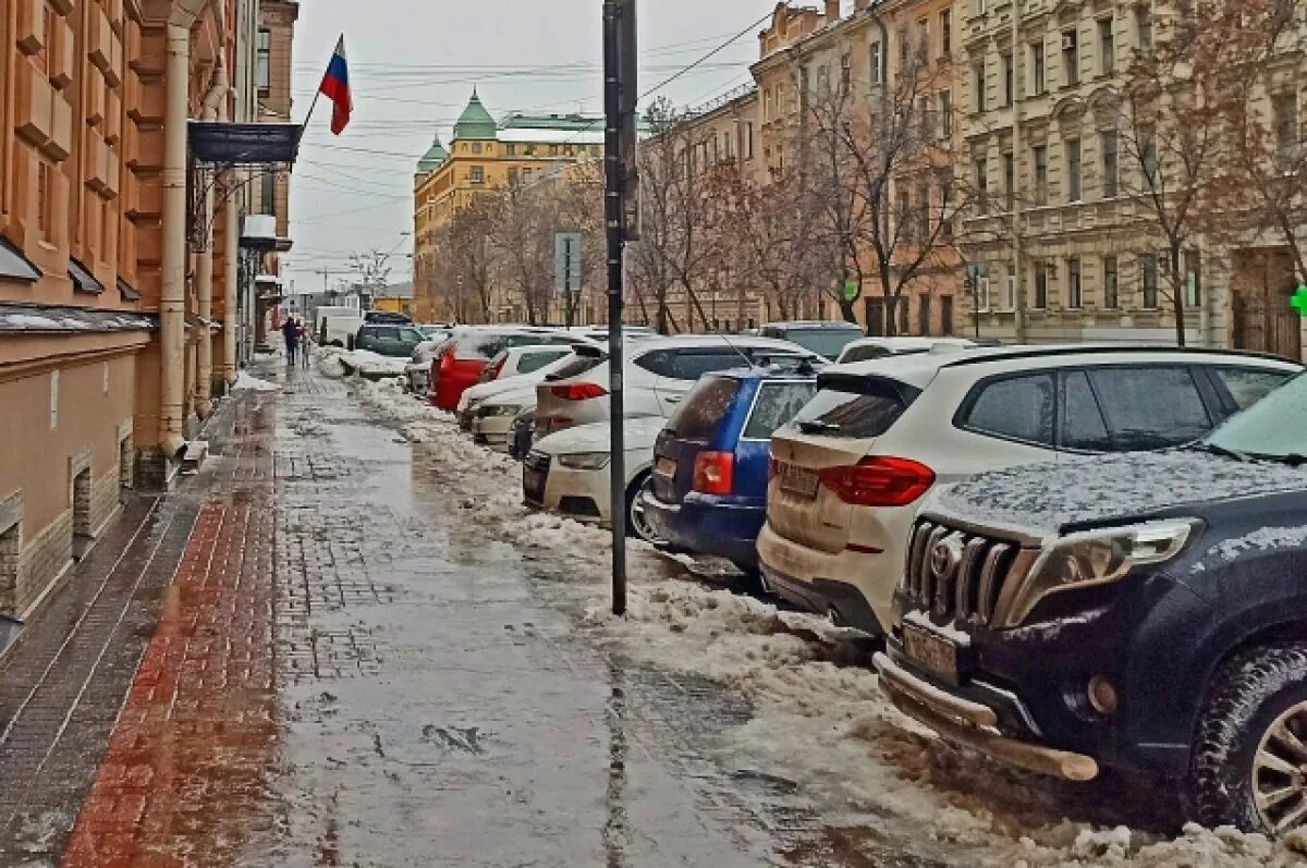 Город долгих дождей. Гололед в Петербурге 2022. Дождливый декабрь в Питере. Гололёд в Питере сейчас. Гололед в городе.