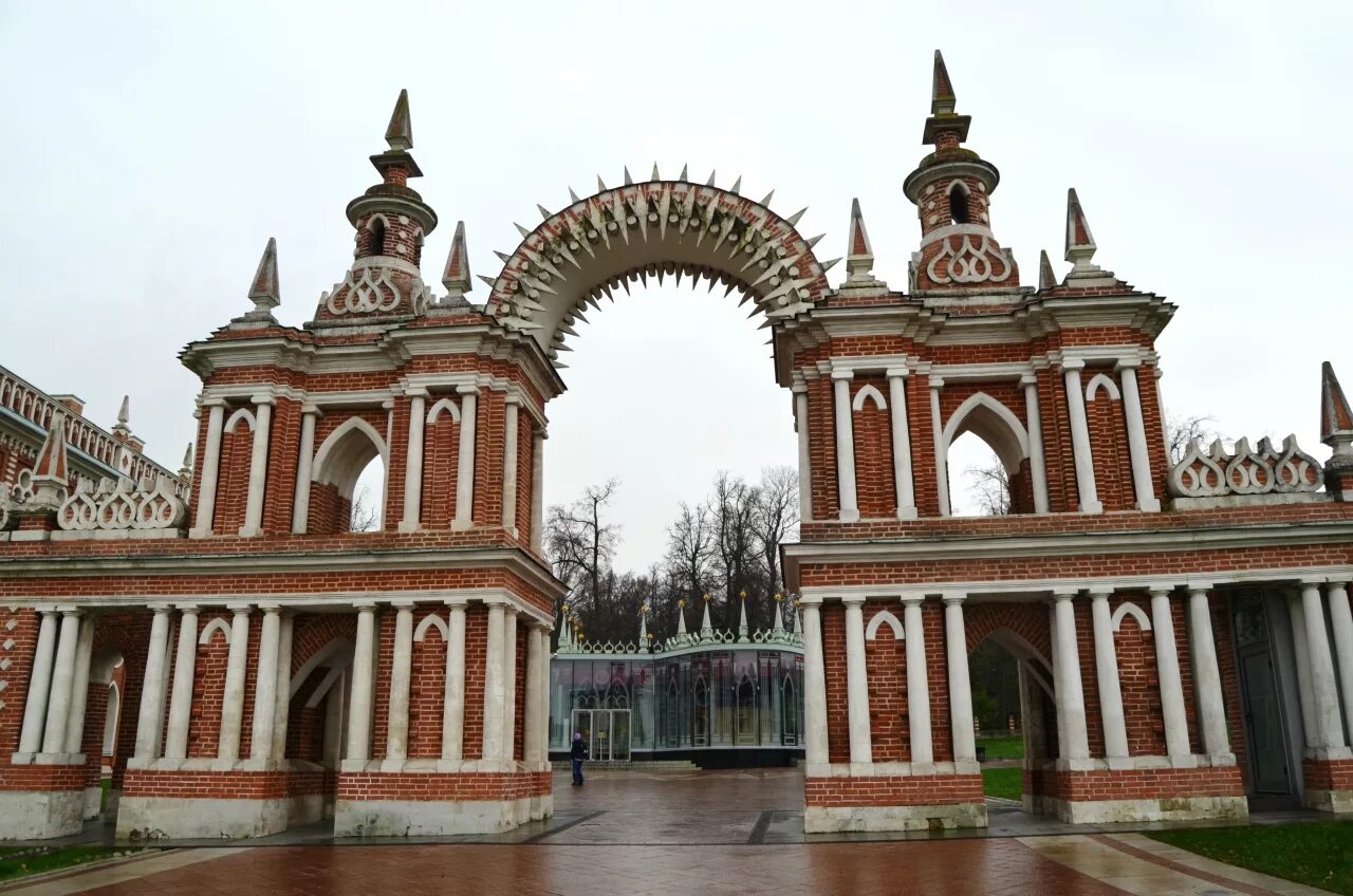 Ворота царицыно. Усадьба Царицыно (Архитектор в.и. Баженов). Царицыно Баженов архитектура.