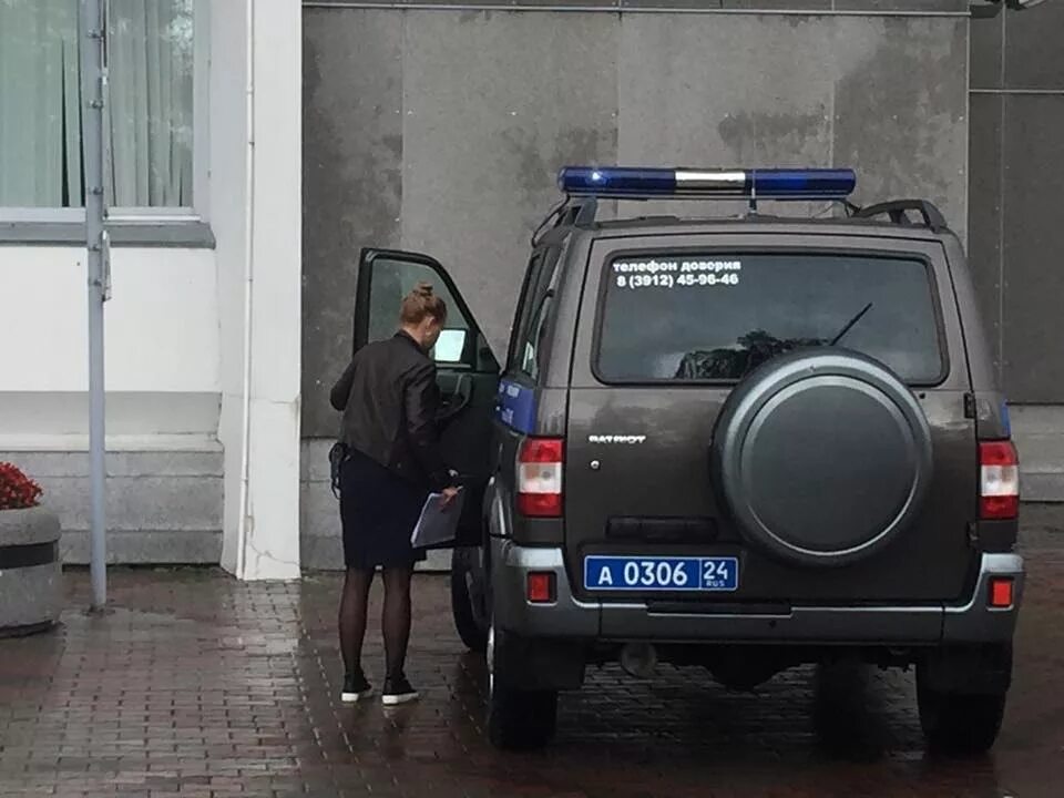 Полиция 6 красноярск. Сотрудники мэрии красноярска.