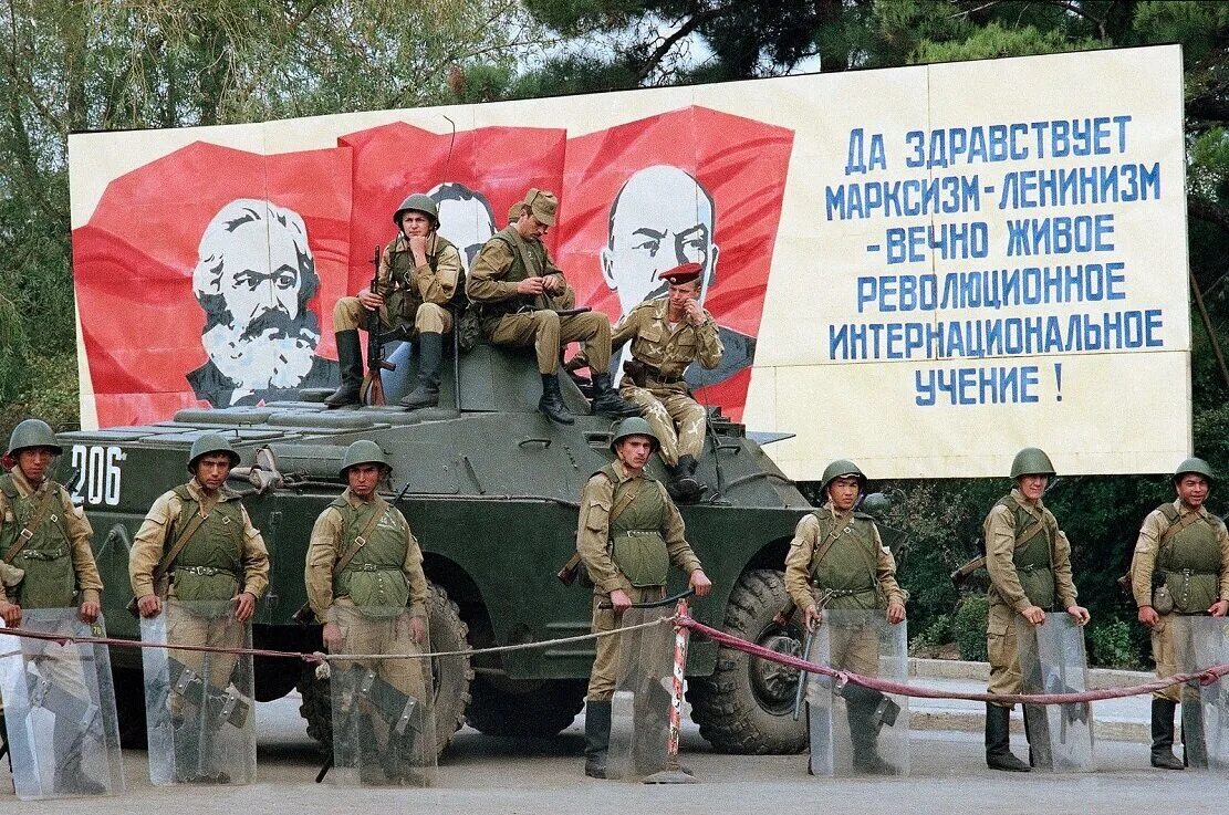 Карабах вывод войск. Внутренние войска в нагорном карабахе. нагорный карабах 1989. нагорный карабах 1988. советская армия в нагорном карабахе 1990 год.