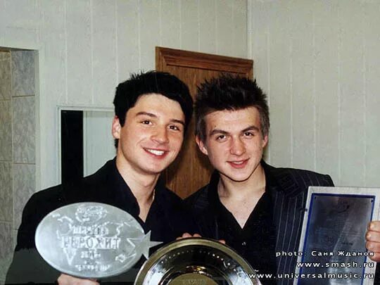 Лазарев и топалов группа smash. Влад топалов в 2004 смэш. Боже дай мне сил терпения и на всякий случай 42 миллиона долларов. Господи дай мне сил. Дай боже.