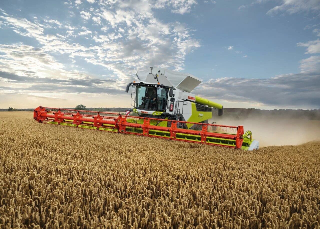 Lexion 8700. Комбайн Клаас 8700. Сельское хозяйство CLAAS комбайны. Зерноуборочный комбайн CLAAS.