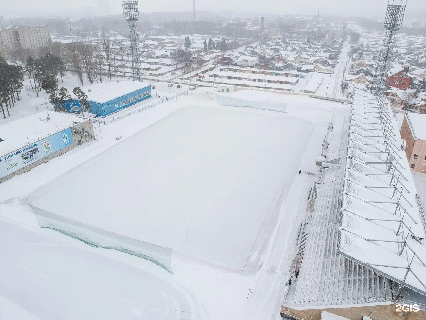 Стадион ракета казань дербышки. Каток. Каток ракета вднх. Хоккей с мячом стадион. Каток ракета казань.