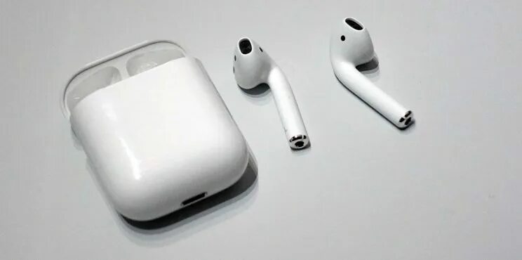 Airpods mv7n2 цены. Apple AIRPODS 2 mv7n2. AIRPODS 2 снизу. AIRPODS Pro 2 наушники снизу. AIRPODS 2 оригинал снизу.