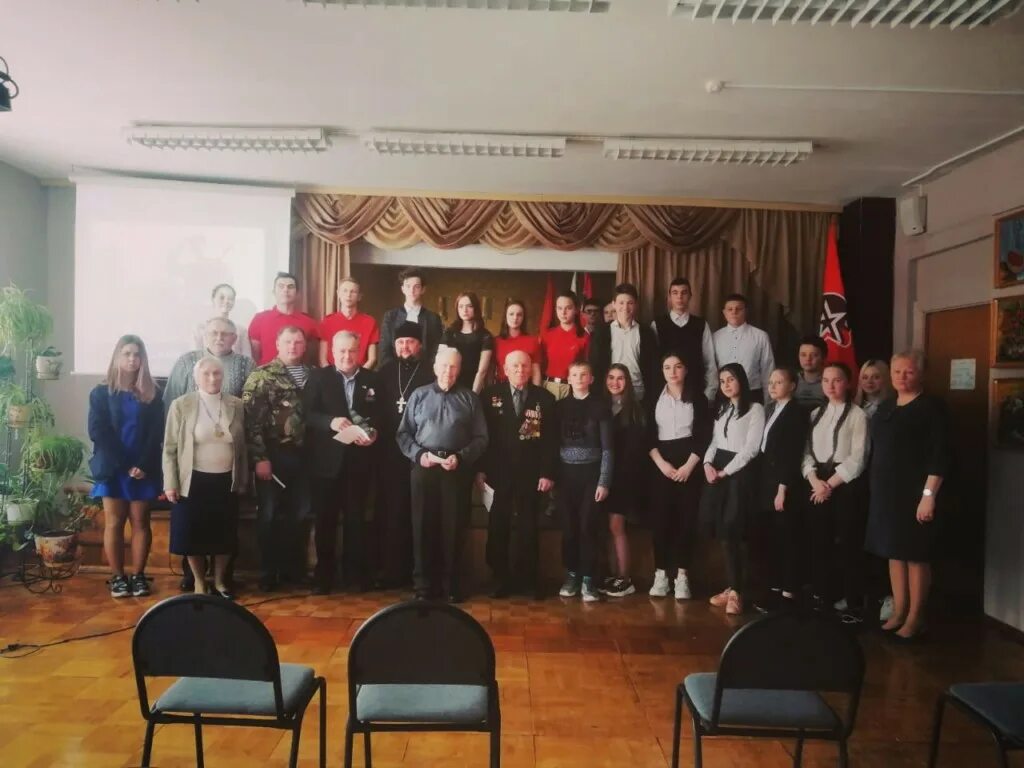 Микулинская гимназия директор. Школа 1 лотошино 3 б. Микулинская гимназия директор. Микулинская гимназия дети. Микулинская гимназия.