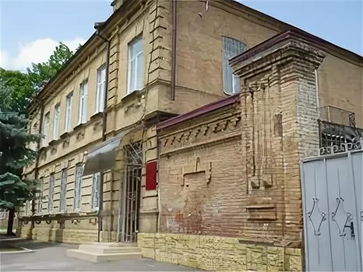 Мариупольский краеведческий музей. Георгиевск старинные здания. Георгиевский историко-краеведческий музей. Георгиевский историко-краеведческий музей. Краеведческий музей кострома.